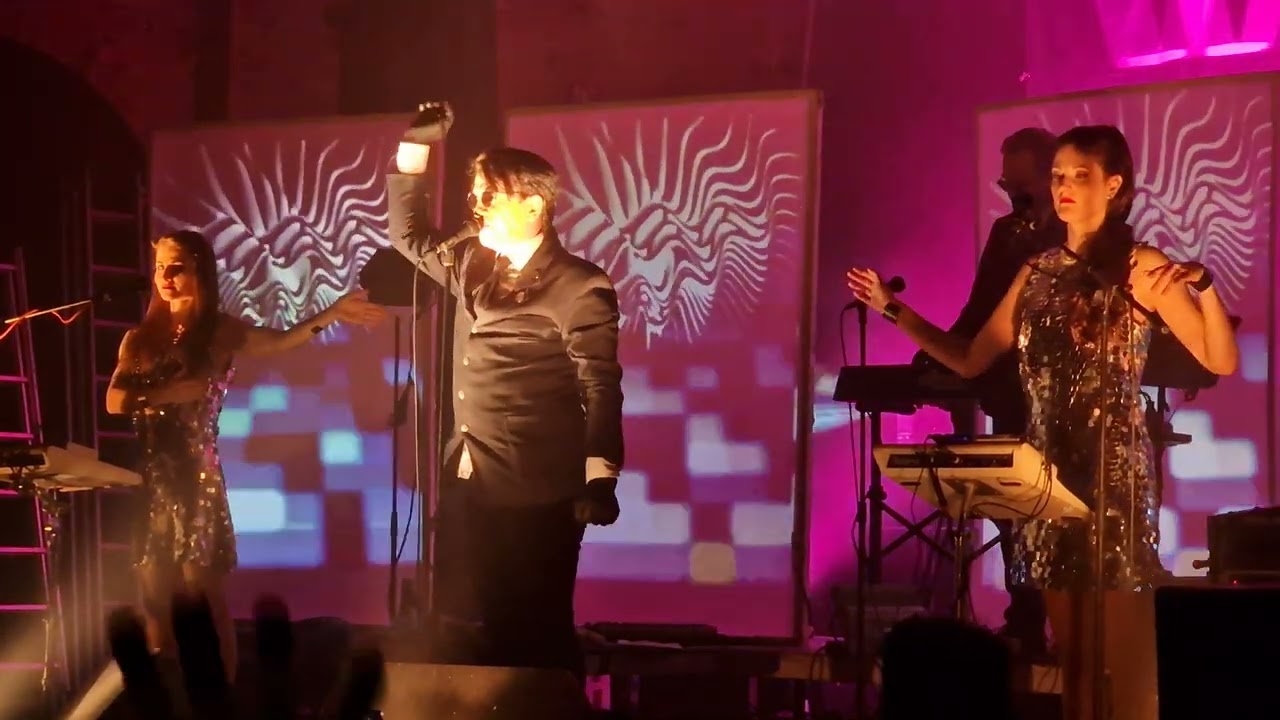 Welle: Erdball - 23 (C=64)   03.12.2022 Dresden Reithalle