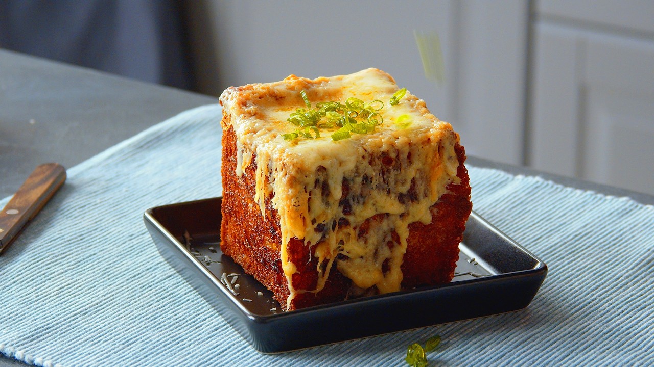 Think INSIDE The Box And Try This Extra Cheesy, Extra Delicious French Onion Soup Cube!