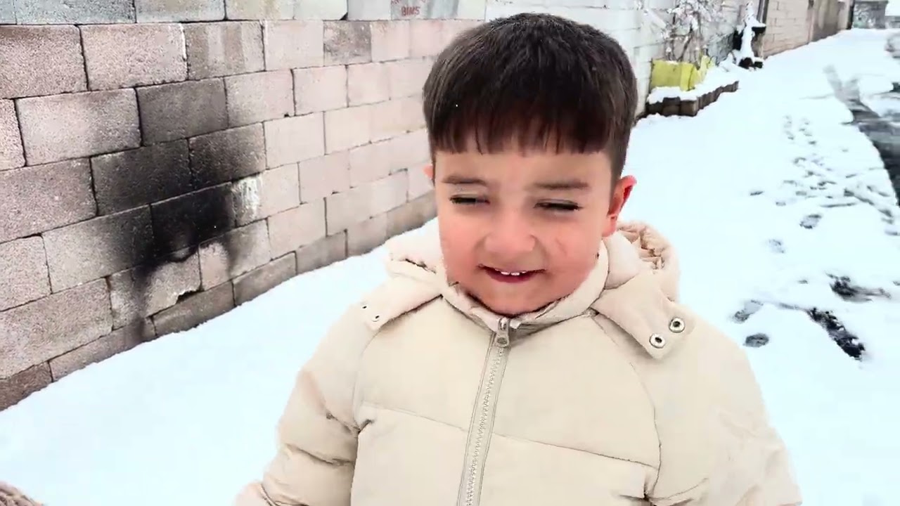 Kuyulutatlar Köyü Karlı Havada Çocuklar dışarıda 🥰