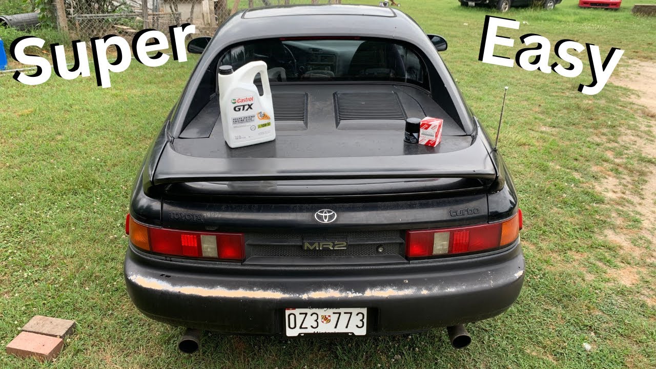 Любой может заменить масло в Toyota MR2 Turbo SW20.
