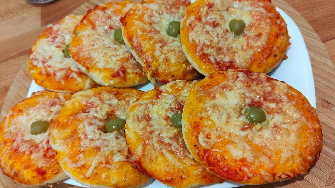 recette de MINI PIZZA 🍕 très moelleuse et très facile à faire