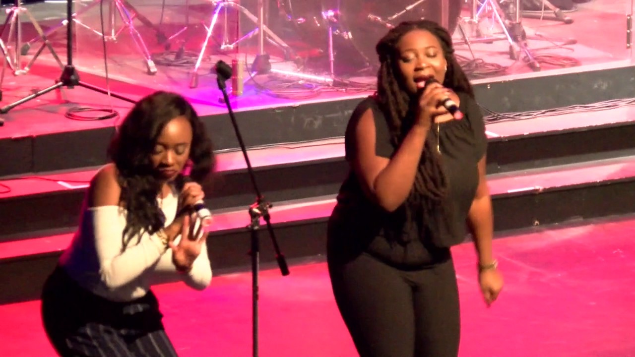 Mike Aremu-Praise Medley (Oba Nla Concert 2016)