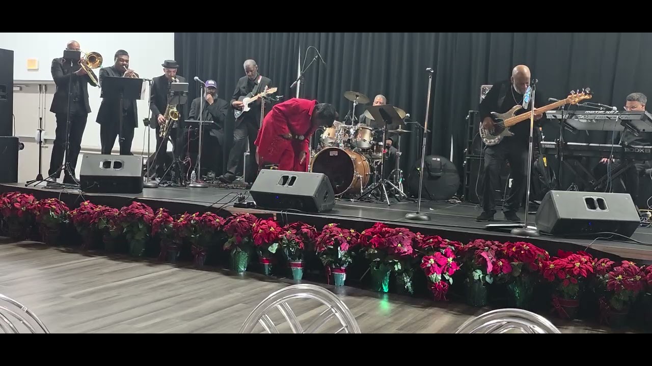 Gregory Cooper sings 
