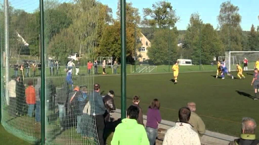 Bezirksliga West SV Blau-Weiß Crottendorf - SG Handwerk Rabenstein 3:2 15.10.2011.mpg