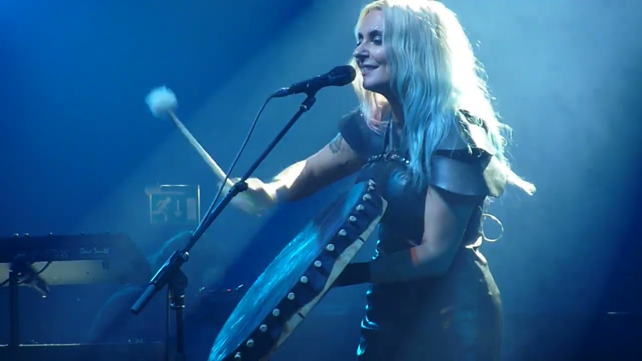 Eivør - Salt (live @TivoliVredenburg Utrecht 25.10.2022) 1/4