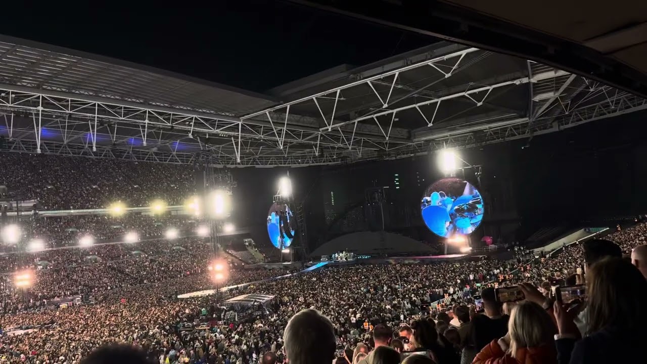 ‘Sky Full of Stars’ at Wembley Stadium | Coldplay in London [12.09.2025]