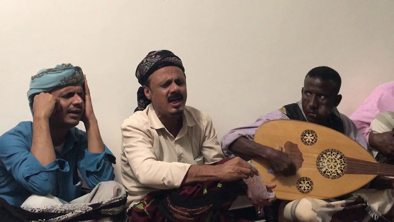 صوت مغنى القويري وعبدالله باوزير