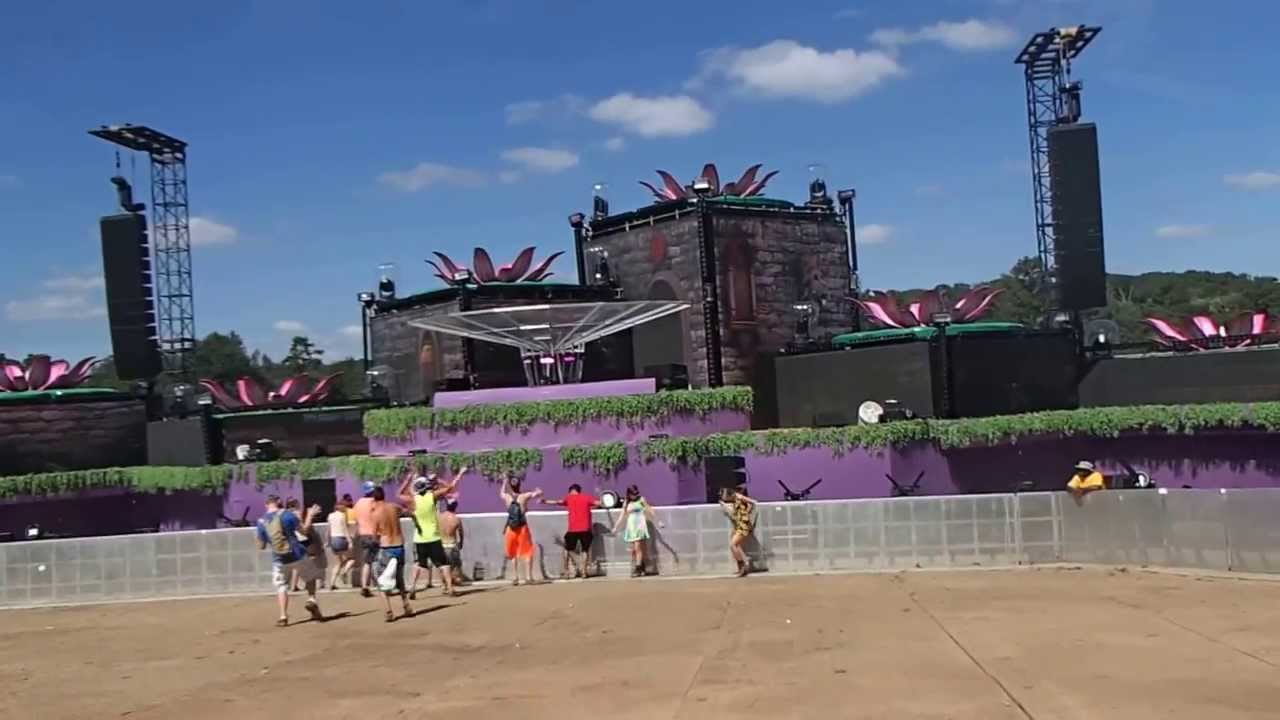 FKI @ TomorrowWorld 2013 Fools Gold Clubhouse
