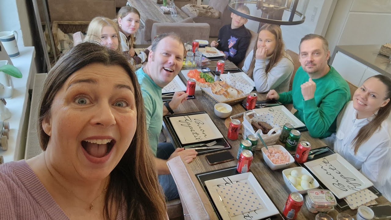 FROKOST MED SVIGERFAMILIEN🙋‍♀️🥰KARLA🐶🤣🙈
