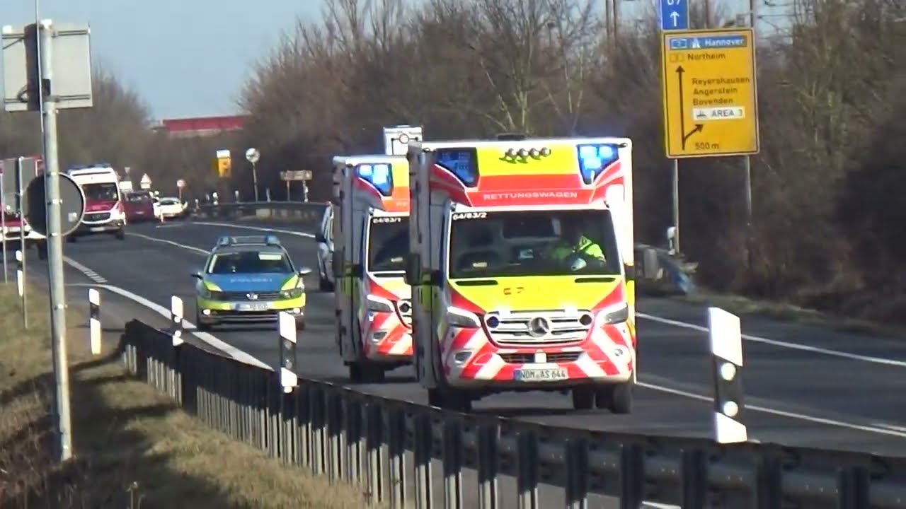 (Schwerer VU) Einsatzfahrten FF Bovenden und Rettungsdienst Landkreis Göttingen/ Northeim