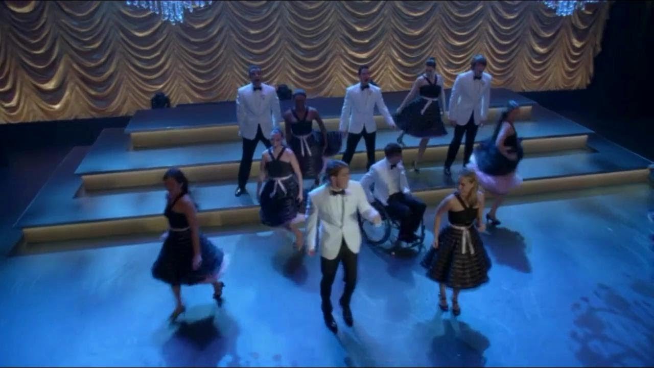Glee - America (New Directions) (Full Performance)