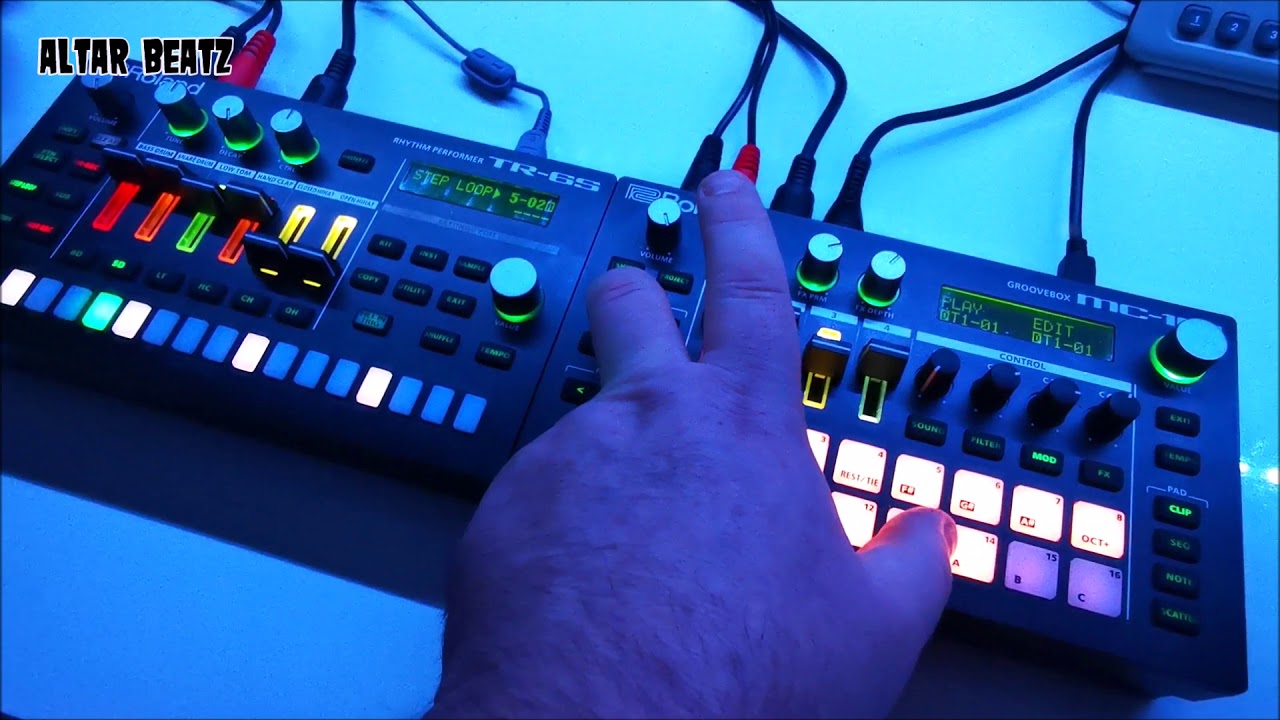 Roland TR-6S & MC-101. 