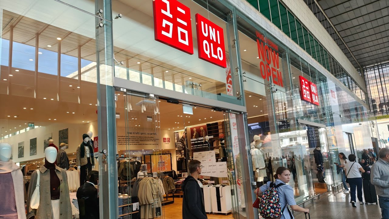 VISITAMOS LA NUEVA TIENDA UNIQLO ROMA EN LA ESTACIÓN TERMINI