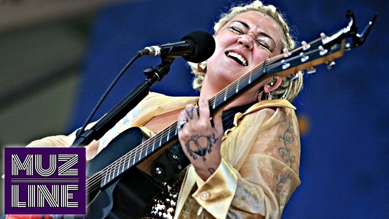 Elle King Live at New Orleans Jazz & Heritage Festival 2016