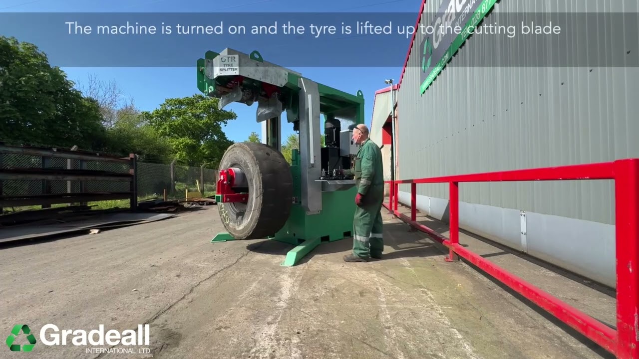 How to Bale Truck Tyre Treads | Sidewalls Stacked for Silage Pit Covers | Gradeall