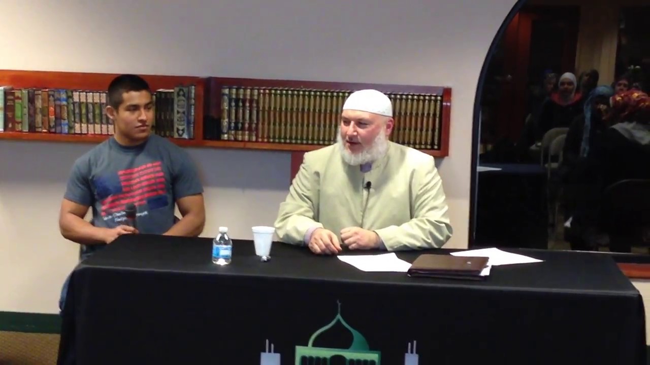 Mother Brings Son and Daughter to Mosque Foundation to Declare Shahada and Become Muslim