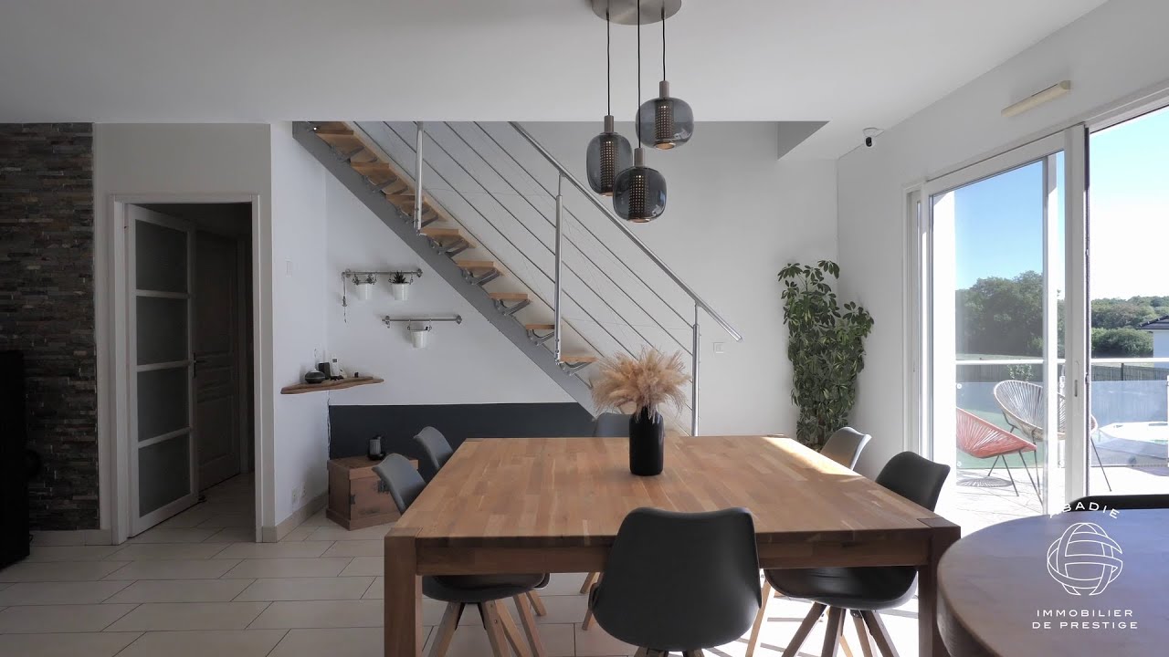 Maison d’exception 210 m² vue Pyrénées et grand terrain à 10 min de Lescar