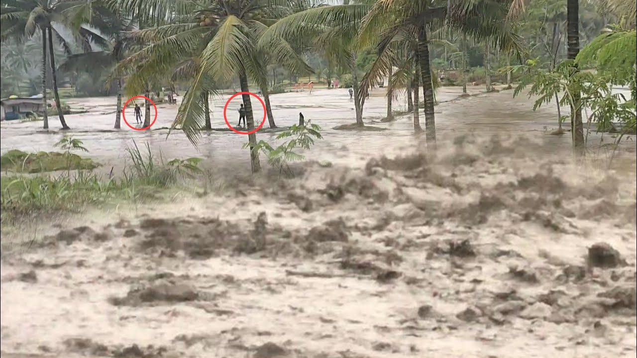 JEBOL !!! DETIK&sup2; BANJIR LAHAR SEMERU DATANG MELUAP DAHSYAT WARGA PANIK