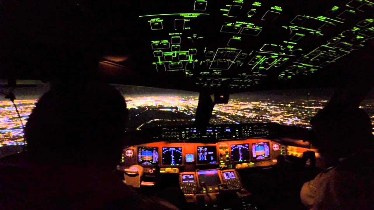 TLV - EWR Boeing  777-200