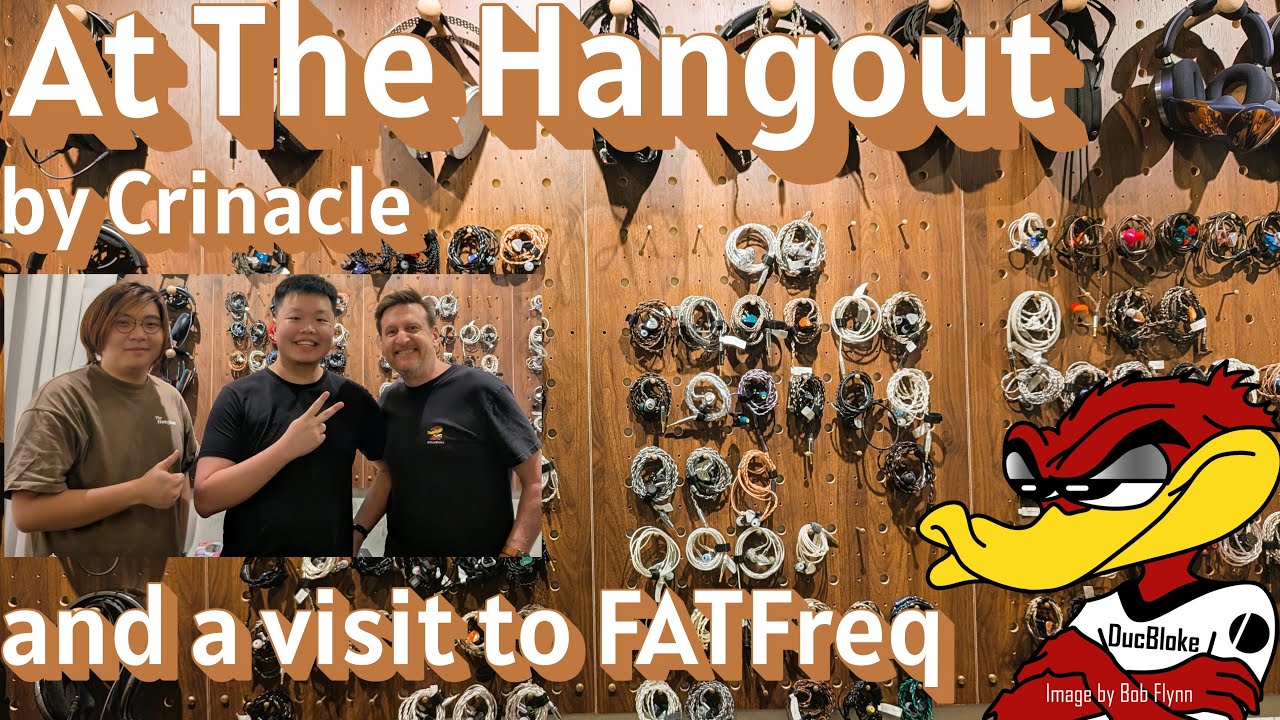 Я посещаю The Hangout by Crinacle в Сингапуре и заглядываю за угол, чтобы посмотреть FATFreq, мно...