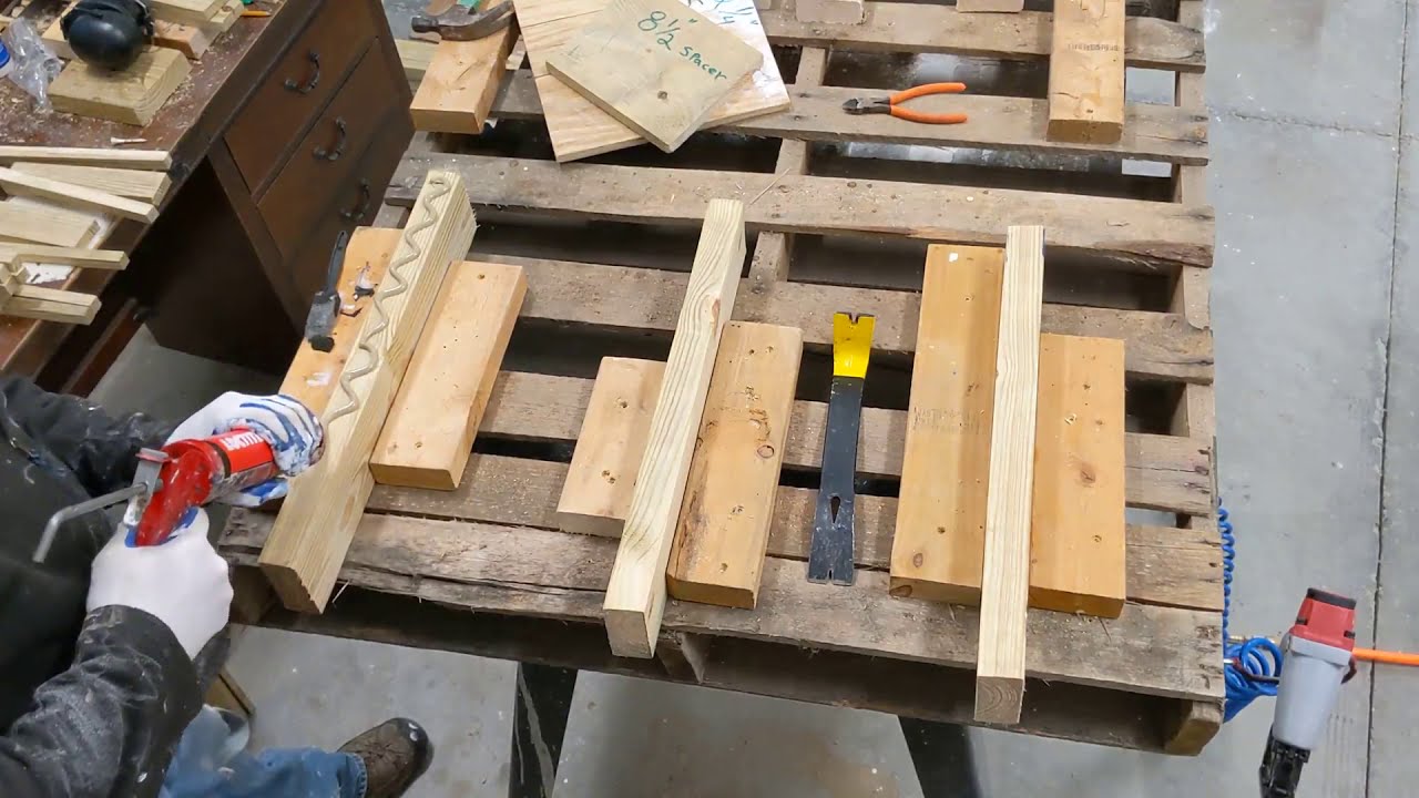 Two-way hive pallet construction