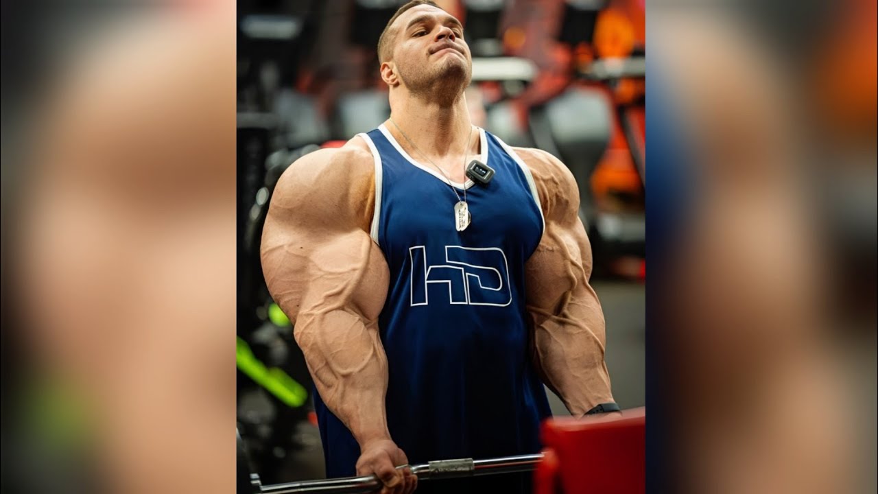 insane and real life hulk fittnes bodyulbuilder Nick Walker //we love muscle #bodybuilding #gymlover
