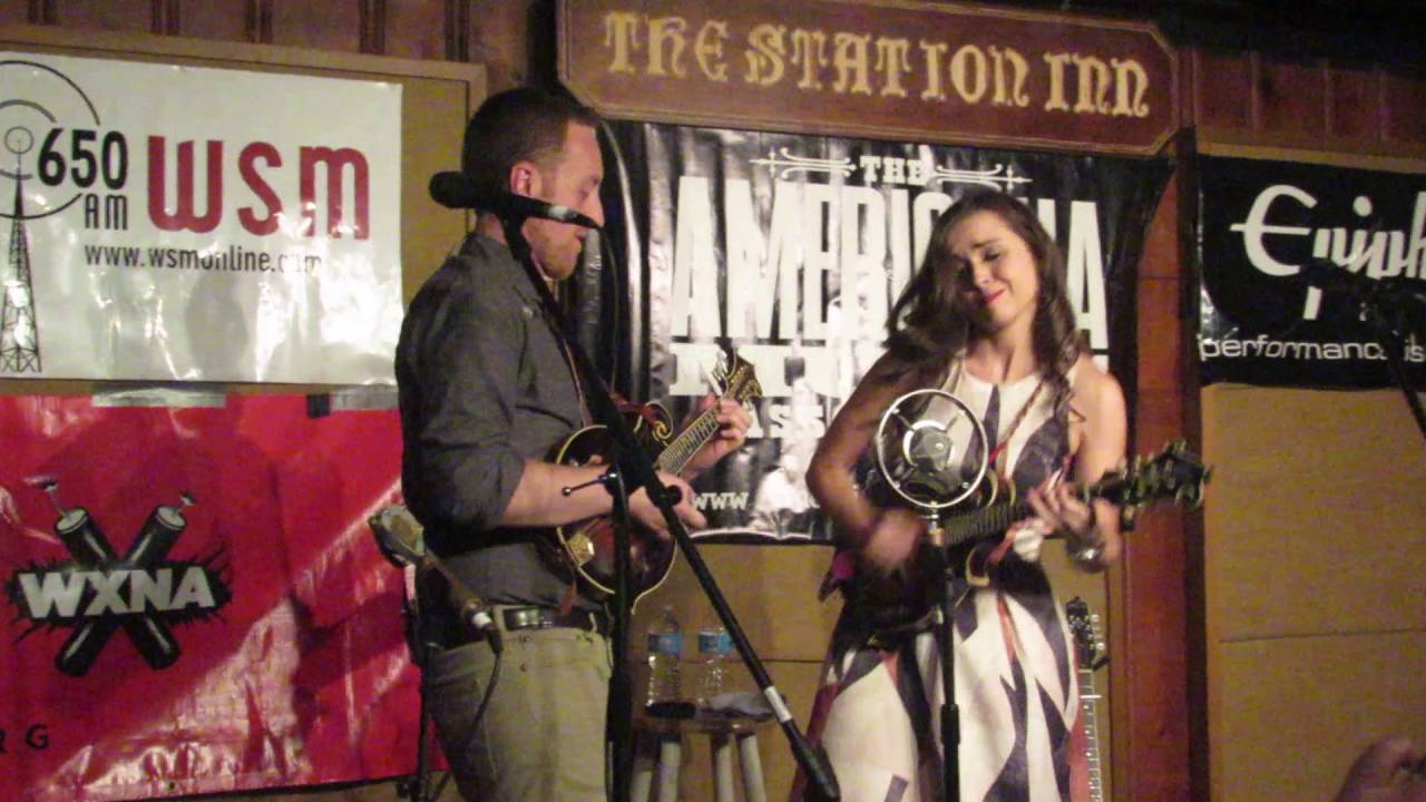 Sierra Hull - Duelling Mandolin Bluegrass Jam