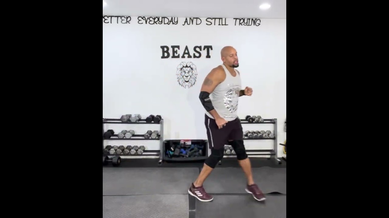 Dynamic warm that can be used as a cardio session by completing 4 rounds. 