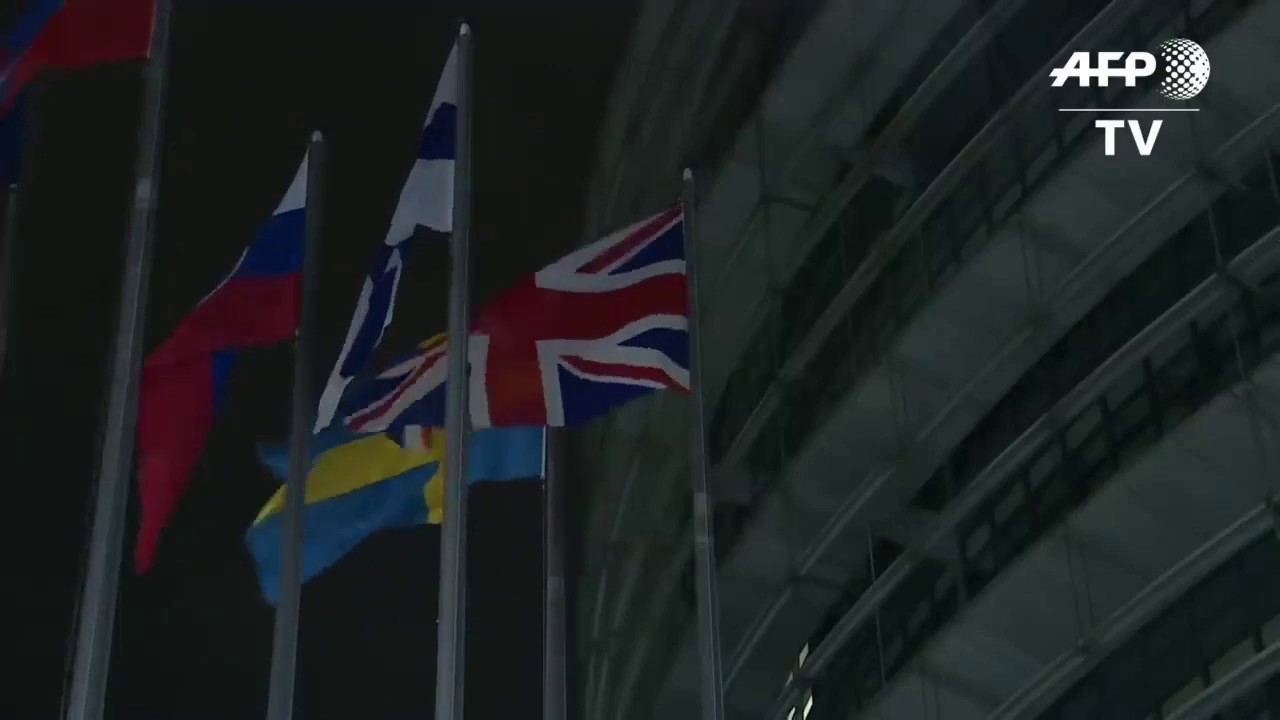 Brexit flag lowering