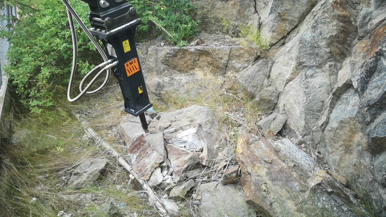 Testing an hydraulic hammer from SMC XS-100 with Volvo EC18E