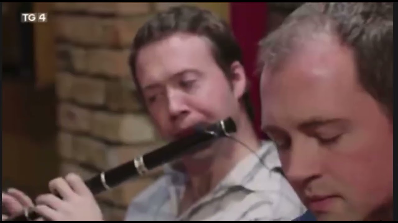 Hup! Seán Ó Fearghail, Caoimhín Ó Fearghail agus Tomás Ó Gealbháin