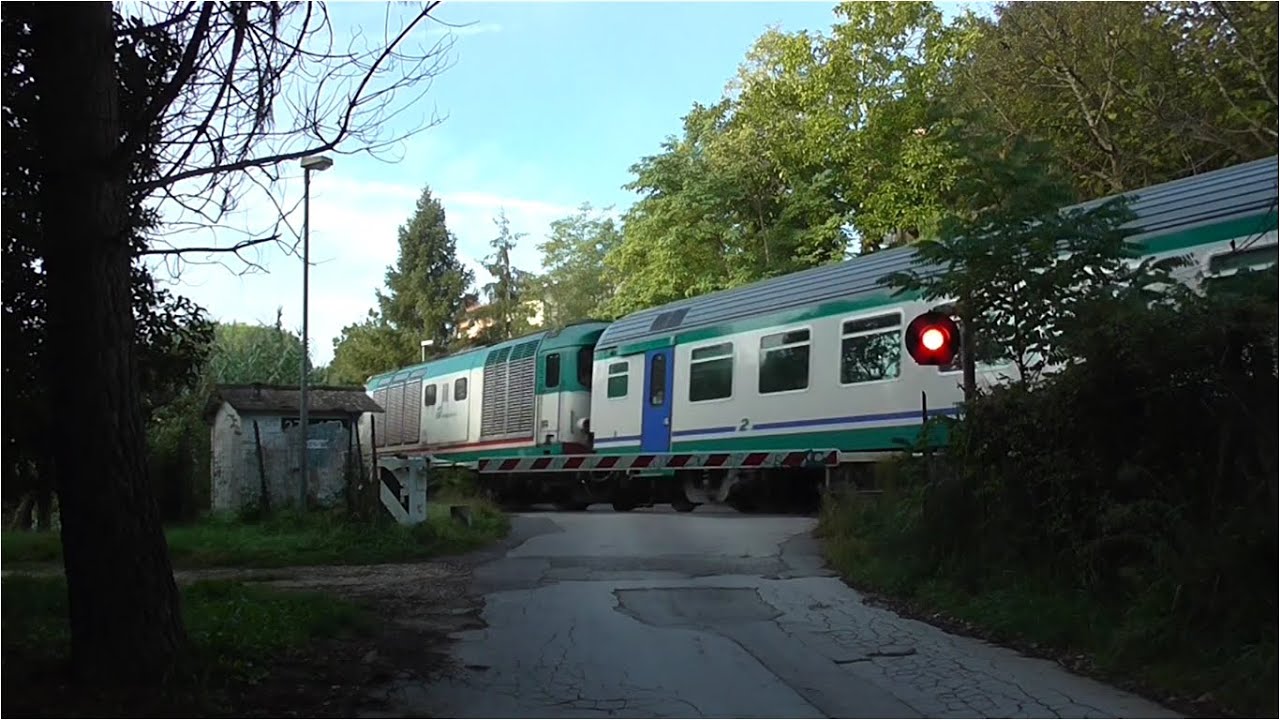 Passaggio a Livello Poggibonsi/ Passage a niveau/ Level Crossing/ Bahnübergang/ Spoorwegovergang