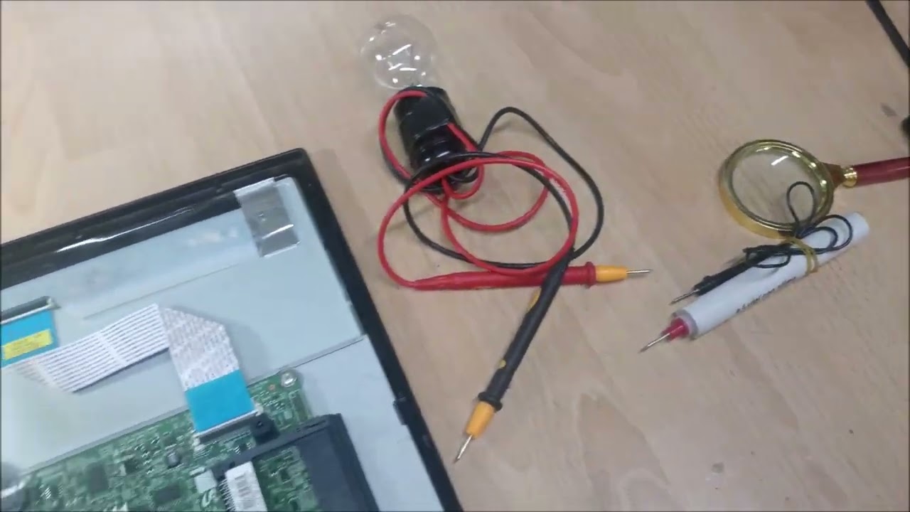 TV Samsung UE22D5003 : si spegne poi riaccende da solo.