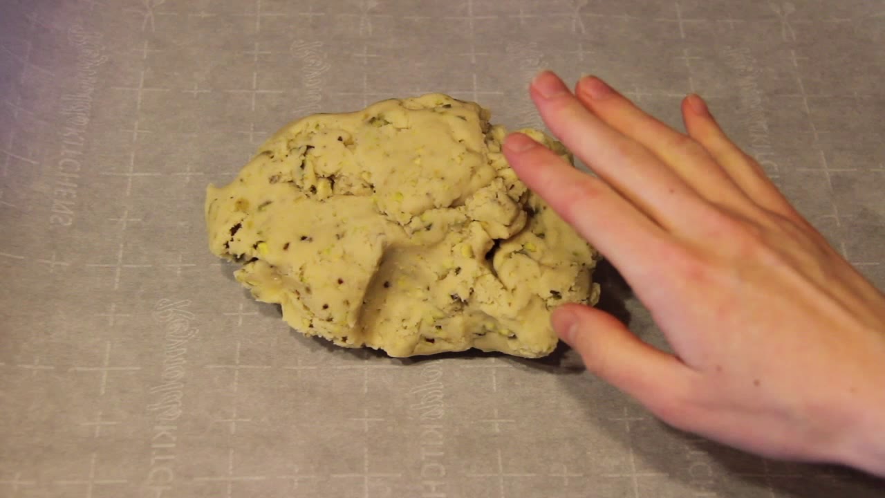 Pistachio shortbread cookies.