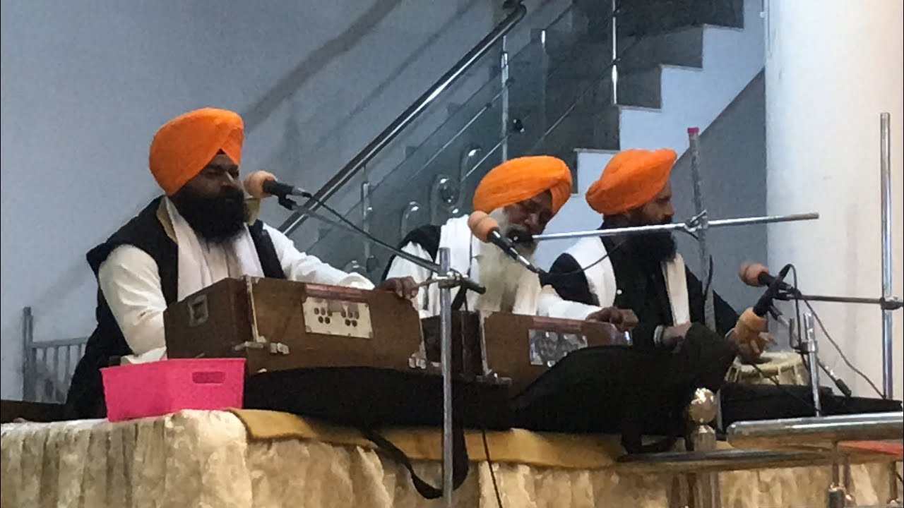 ਕਹੁ ਨਾਨਕ ਇਹੁ ਤਤੁ ਬਿਚਾਰਾ ॥