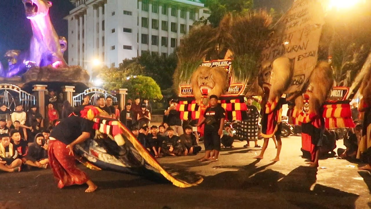 SPEKTAKULER ‼️ ATRAKSI HEBAT PEMBARONG KONDANG REOG PONOROGO MAINKAN DADAK MERAK TERBESAR