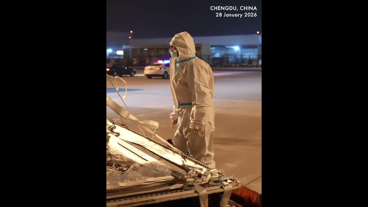 Last two pandas in Japan have arrived in Chengdu, China.