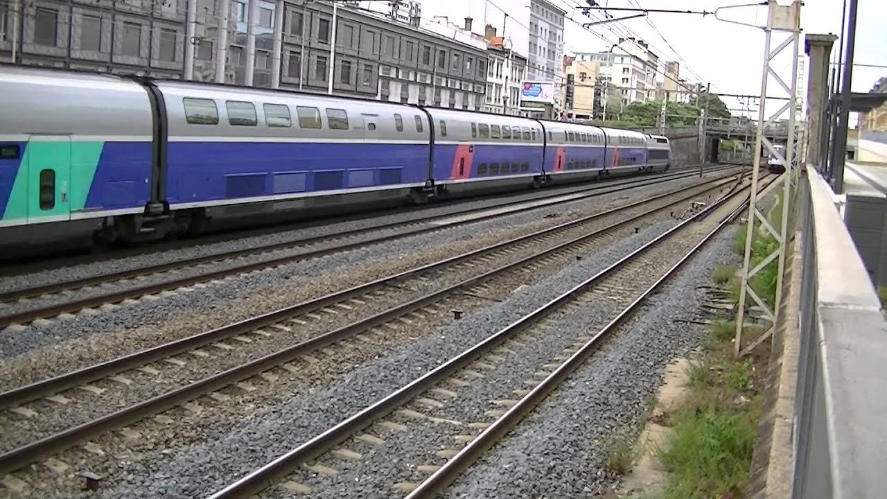 BB26101 SYBIC+BB60099 fret+12 trains ter+6 trains TGV à Lyon le 17/06/13