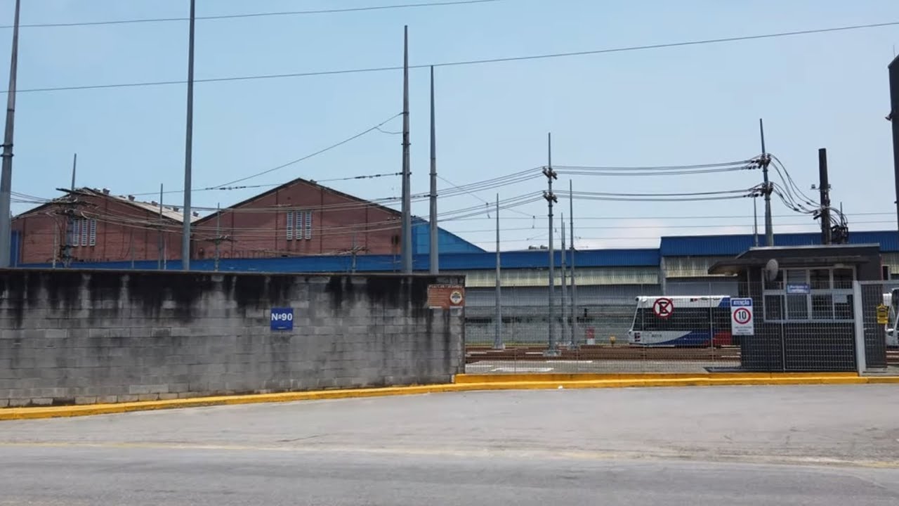 Falando sobre o Macuco, o passado ferroviário é uma possível travessia com o VLT para o Guarujá