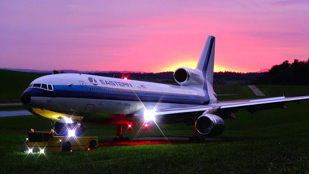 HUGE SCALE RC AIRLINER TRISTAR L-1011 LOCKHEED TURBINE MODEL