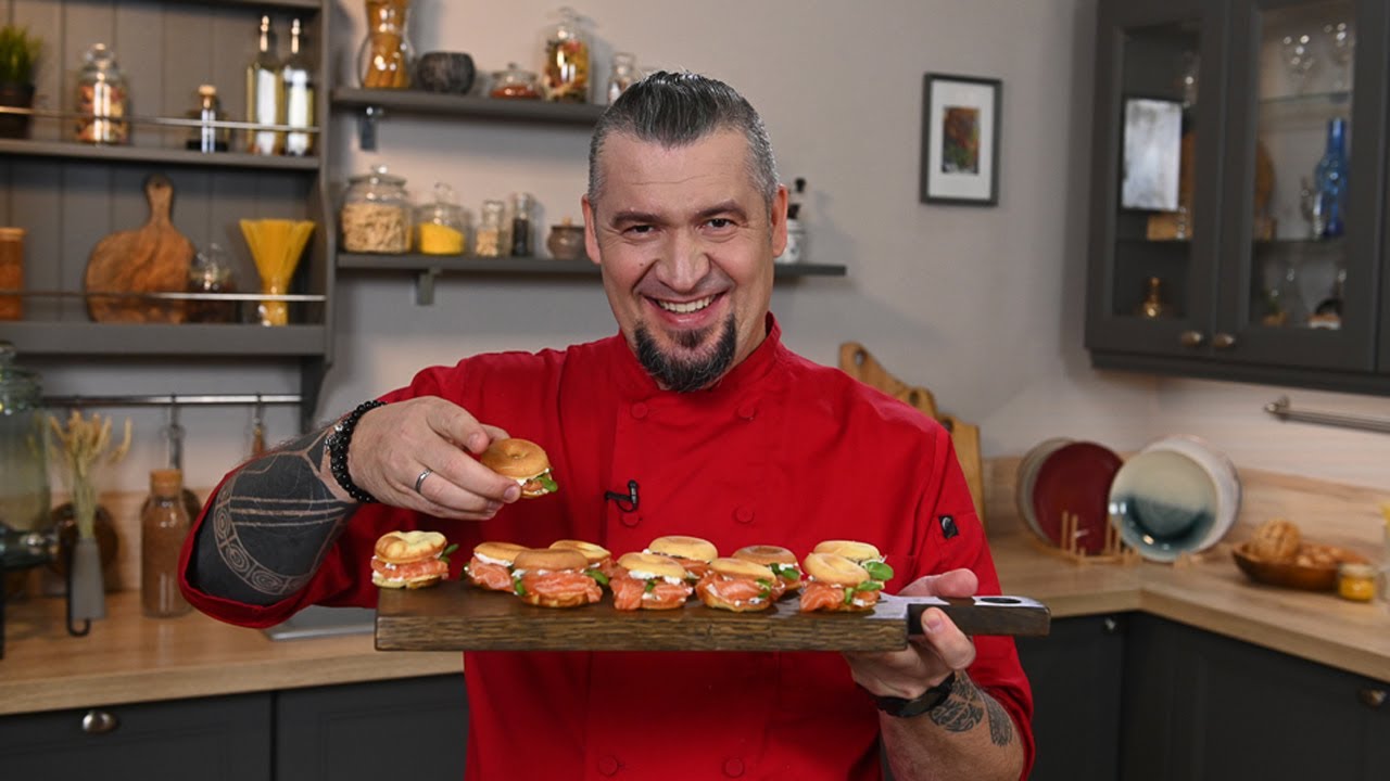 Мини-бейглы с лососем. Лосось папильот с овощами