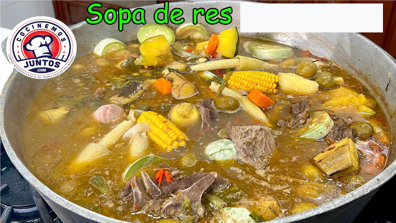Sopa con costillas de res y  muchas verduras