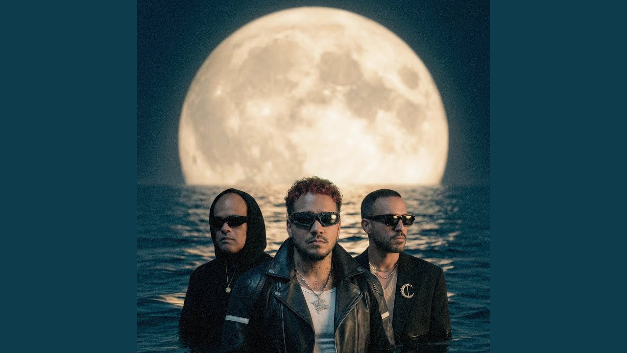 BAJO LA LUNA