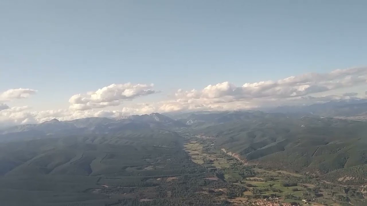 Aterrizaje de un Bombardier CRJ-900 de Air Nostrum en León con origen Ibiza (29/07/2019)