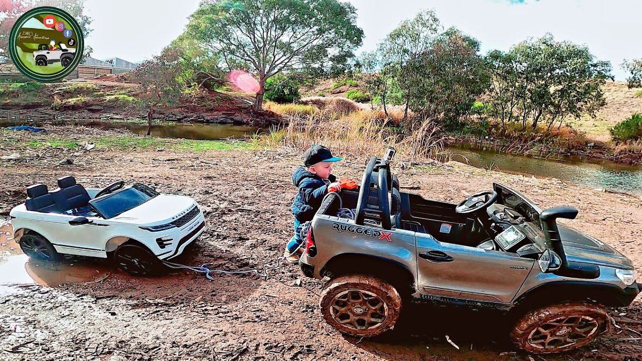 Range Rover Bogged Offroad needs Rescuing by Hilux