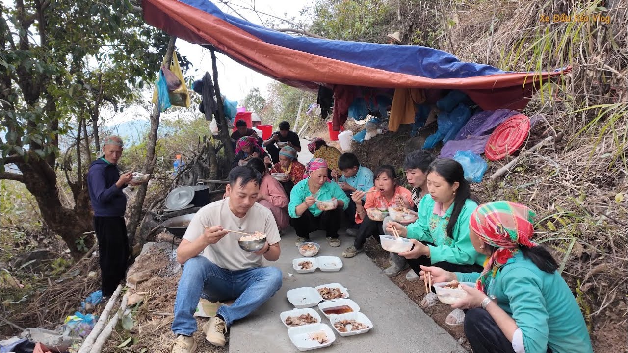 T29 Đường Lũng Chàm | Cải Thiện Bữa Ăn Làm Đường Có Vịt Quay, Thịt Chả Xốt Cà Chua