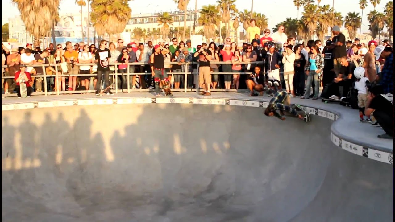 Tony Alva skates the Dog Bowl 2010 at the Bob Biniak Memorial Bowl JAm .MOV