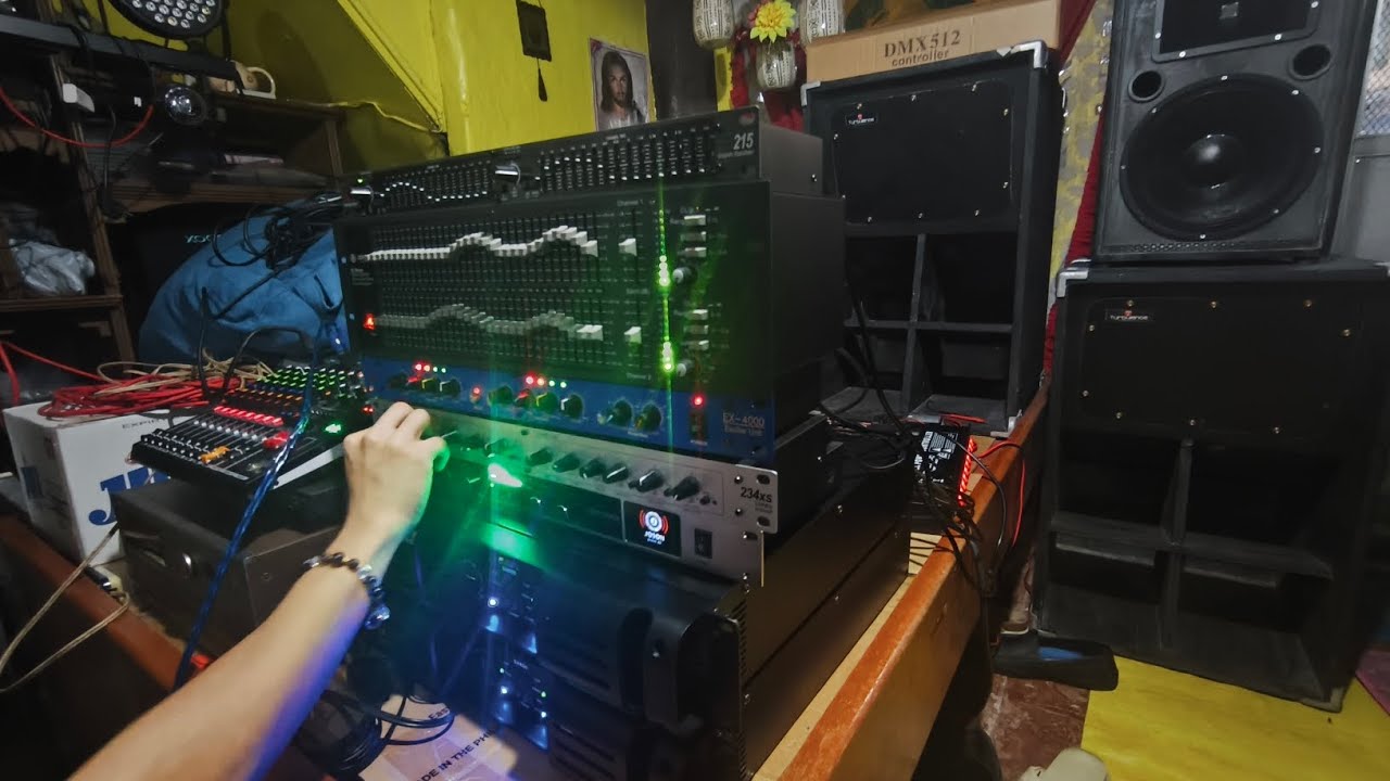 Rescue mini sounds rewiring connections by SDSS