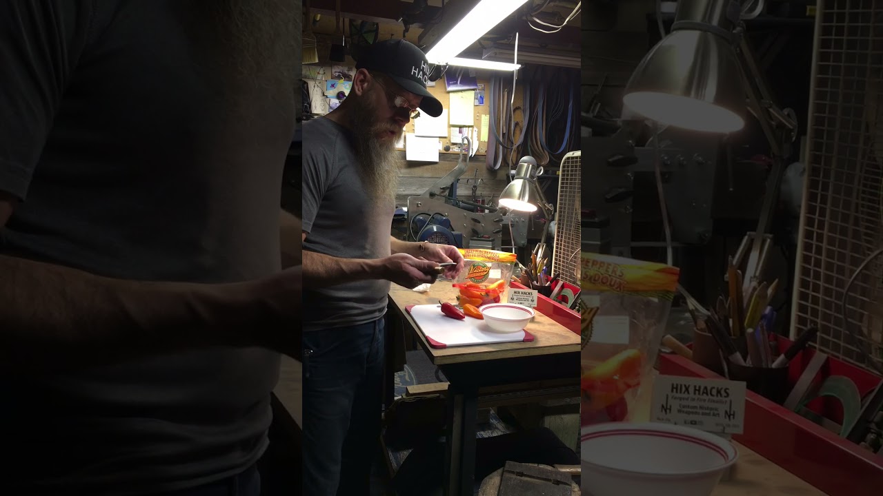 Demonstrating the cowboy hash knife 🤠