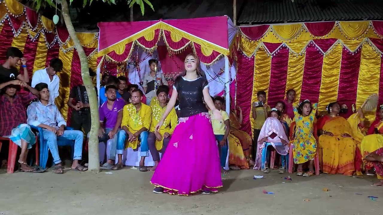 বিয়ে বাড়ীর উরাধুরা ড্যান্স | Dj Wala Babu Mera Gaana Chala Do | Rajasthani Dj Song | Wedding Dance